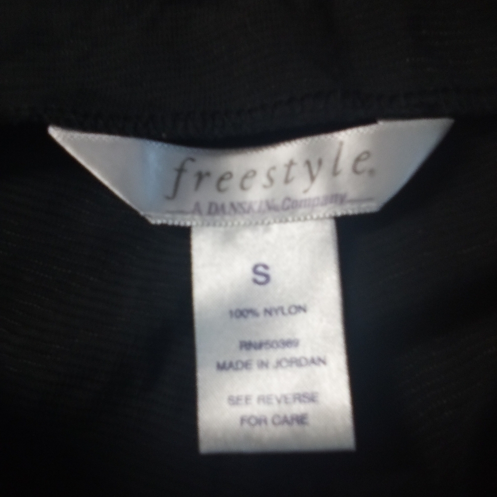 Freestyle short size small ( Bag W ) - Picture 3 of 3
